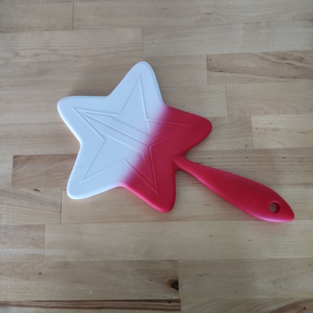 Jeffree Star Star-Shaped Gradient Hand Mirror in White and Red